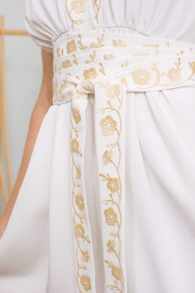 Free embroidery pattern for wedding dress