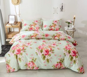 Pretty floral bedding from Amazon