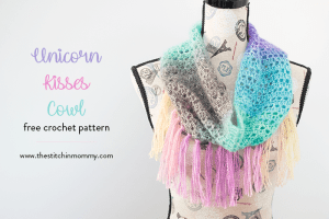 Unicorn kisses cowl pattern